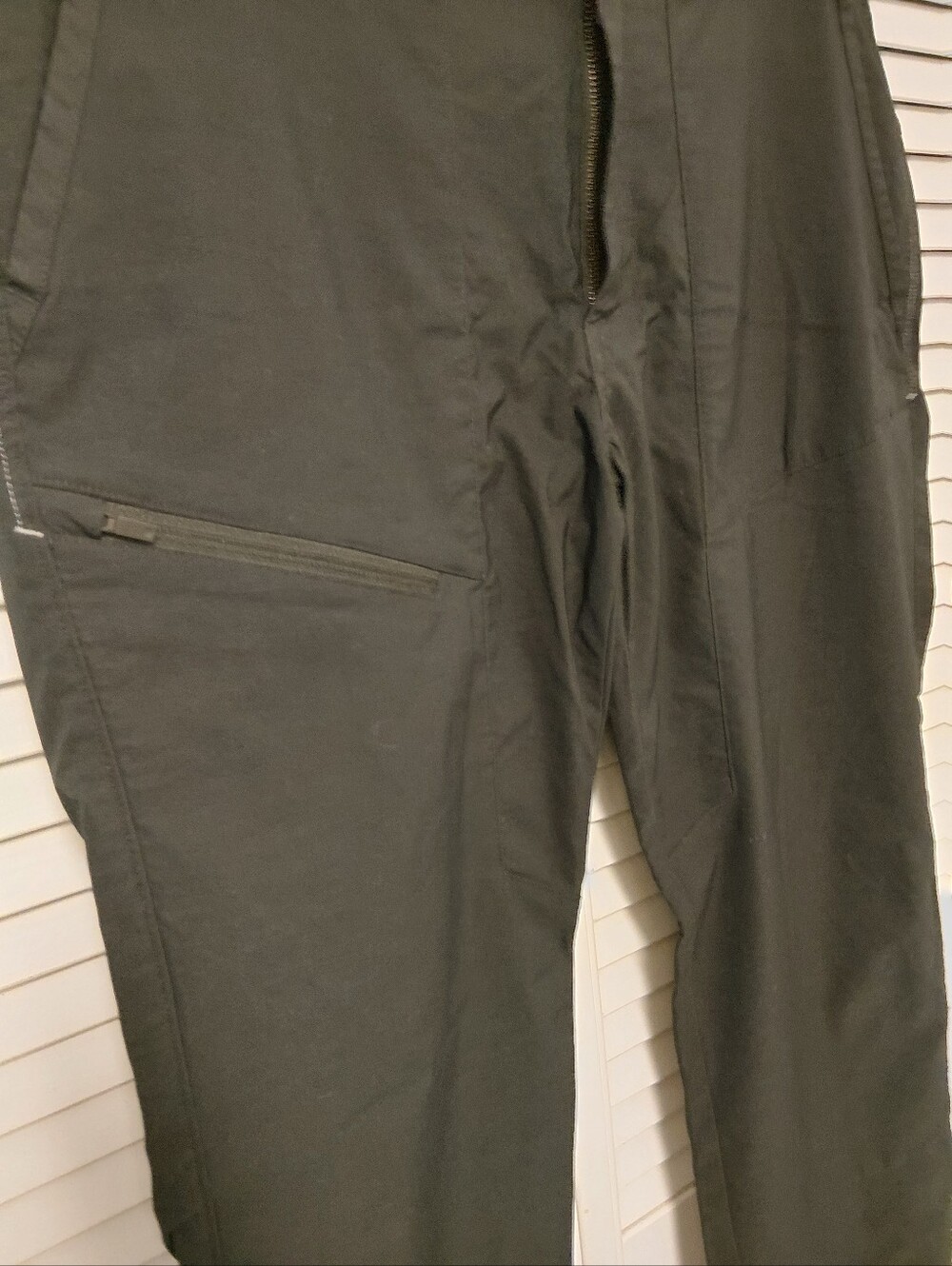 Mountain Hardwear Men's Black Stretch Utility Hiking Pants - Picture 4 of 13